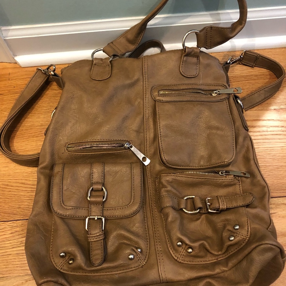Brown hobo bag with lots of pockets